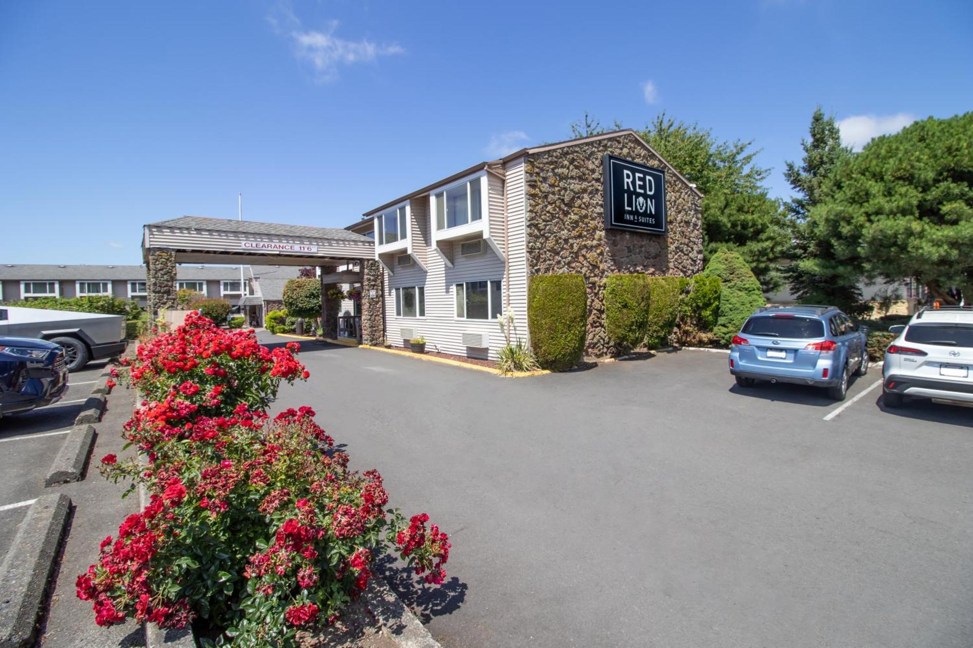 Red Lion Inn & Suites Vancouver Exterior foto